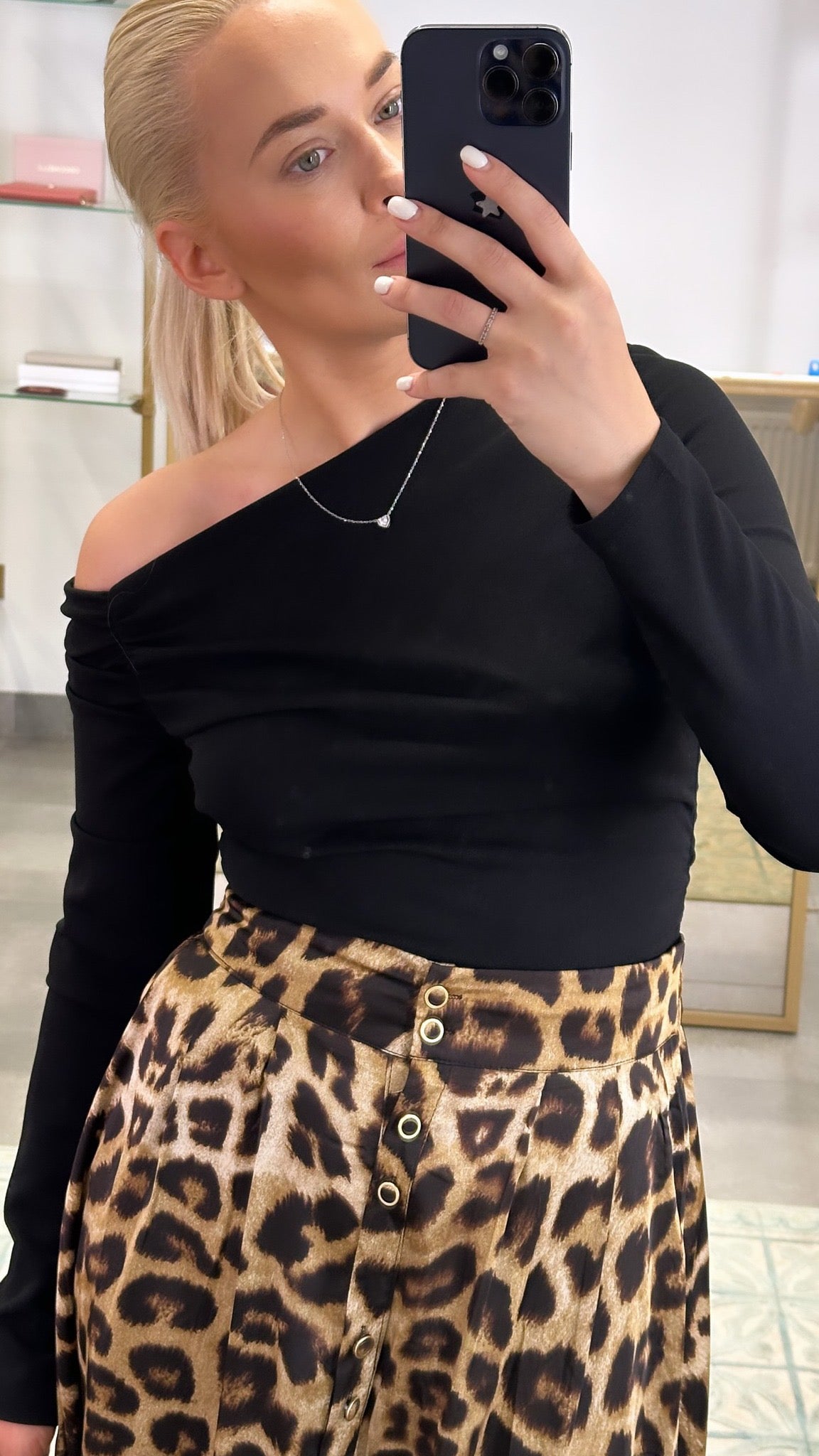 Leopardo rašto sijonas