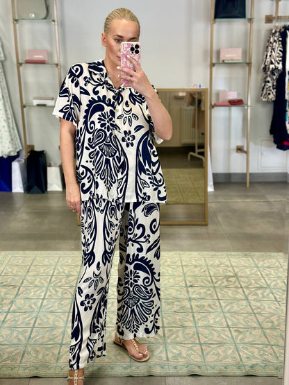 Dviejų dalių kostiumėlis