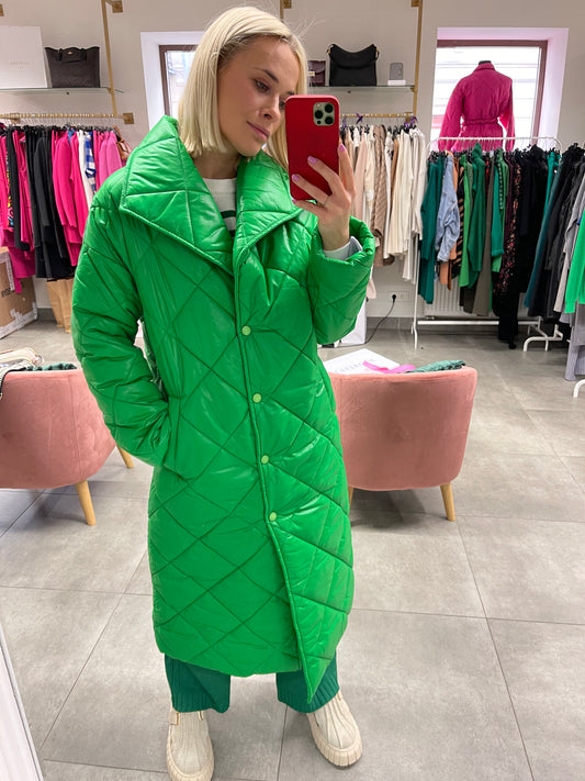 Žalias dygsniuotas paltas